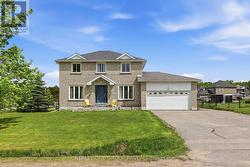 2 MANCINI DR DRIVE Kawartha Lakes, ON K0M 2T0