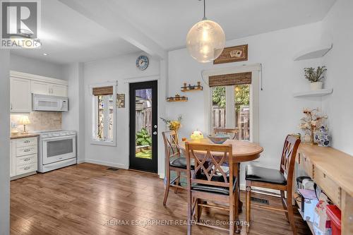 30 Sunset Avenue, Hamilton, ON - Indoor Photo Showing Dining Room