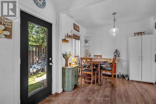 30 Sunset Avenue, Hamilton, ON - Indoor Photo Showing Dining Room