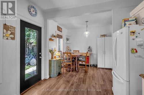 30 Sunset Avenue, Hamilton, ON - Indoor Photo Showing Dining Room