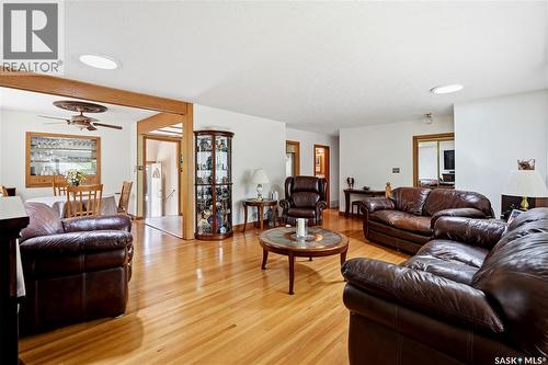 104 Marsh Crescent, Regina, SK - Indoor Photo Showing Living Room