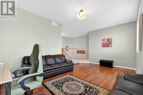 21 Hawkswood Drive, Kitchener, ON - Indoor Photo Showing Living Room