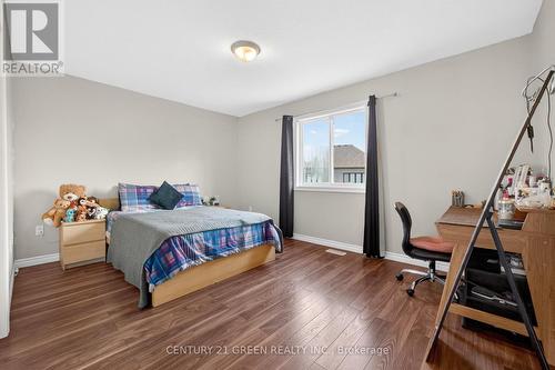 21 Hawkswood Drive, Kitchener, ON - Indoor Photo Showing Bedroom