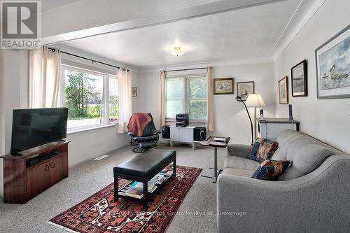 88 Gray Avenue, Meaford, ON - Indoor Photo Showing Living Room