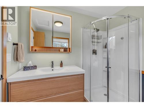 212 Carr Crescent, Oliver, BC 