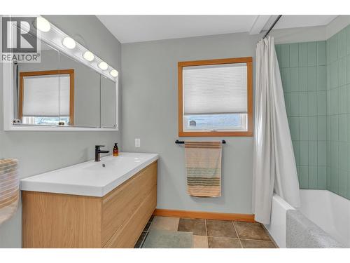 212 Carr Crescent, Oliver, BC 