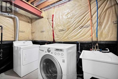 10 Jonathon Court, Hamilton, ON - Indoor Photo Showing Laundry Room