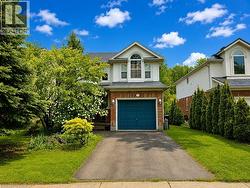 253 PINELAND Place Waterloo, ON N2T 2S4