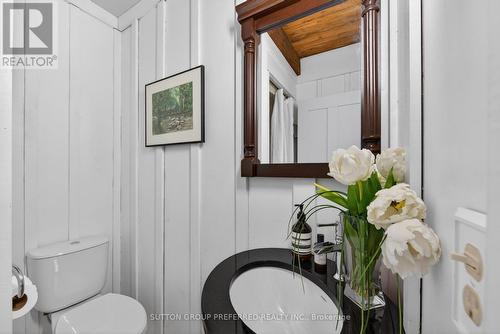 15772 Turin Line, Chatham-Kent, ON - Indoor Photo Showing Bathroom