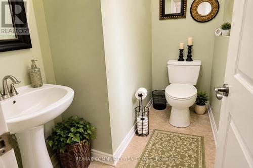 1220 Fox Hill Street, Innisfil, ON - Indoor Photo Showing Bathroom