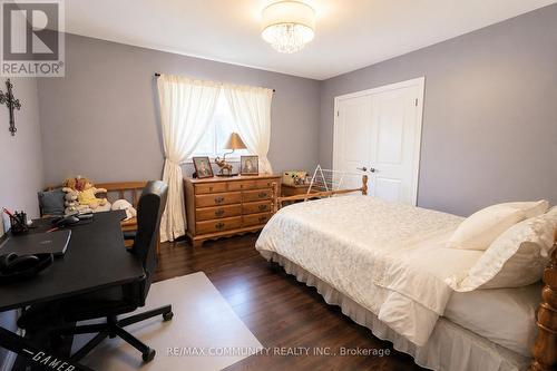 1220 Fox Hill Street, Innisfil, ON - Indoor Photo Showing Bedroom