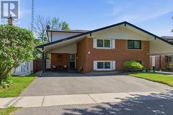 653 BERWICK CRESCENT Oshawa, ON L1J 3E6
