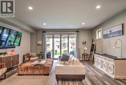 7373 Brooks Lane Unit# 11, Vernon, BC - Indoor Photo Showing Living Room