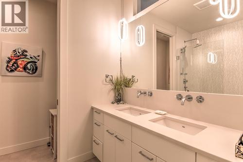 7373 Brooks Lane Unit# 11, Vernon, BC - Indoor Photo Showing Bathroom