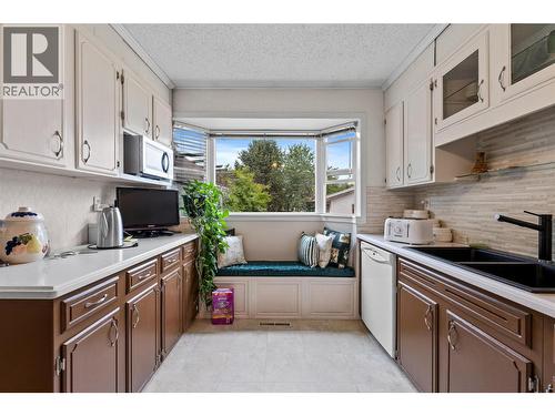 2436 Apollo Road, West Kelowna, BC - Indoor Photo Showing Kitchen With Double Sink