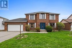 28 PARMALEA CRESCENT  Ottawa, ON K2E 7J2