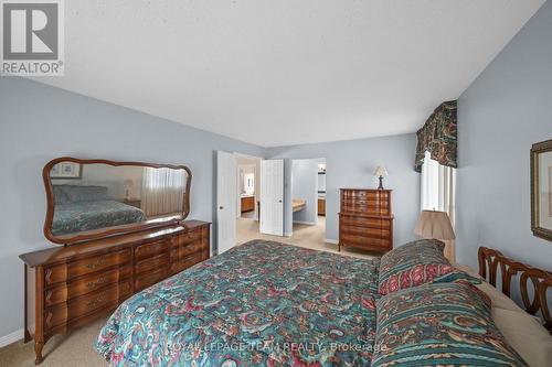 Primary room - 28 Parmalea Crescent, Ottawa, ON - Indoor Photo Showing Bedroom