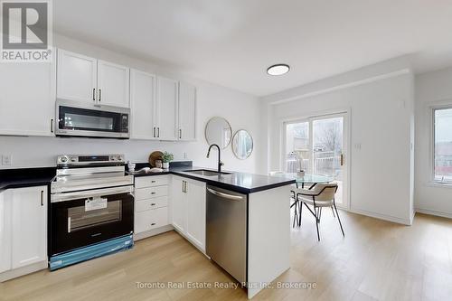1303 Macinally Court, Oshawa, ON - Indoor Photo Showing Kitchen With Stainless Steel Kitchen