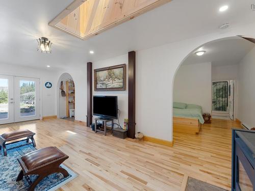 2292 Highway 3, Pubnico, NS 