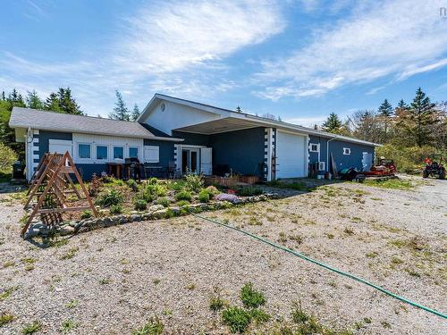 2292 Highway 3, Pubnico, NS 