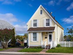 94 Highland Avenue  Charlottetown, PE C1A 2H6