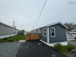 6 Earleton Avenue  Dartmouth, NS B2Y 2A7