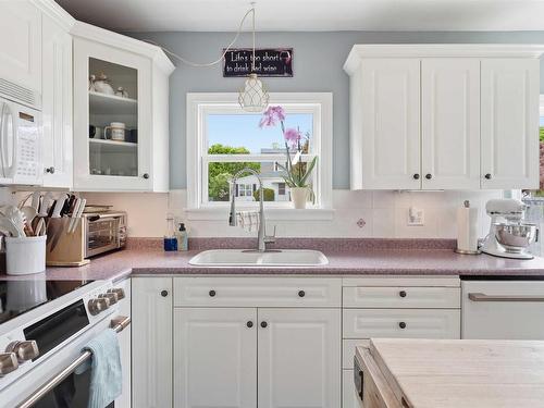10 Connaught Ave Avenue, Middleton, NS 