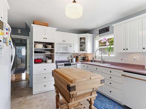 10 Connaught Ave Avenue, Middleton, NS 