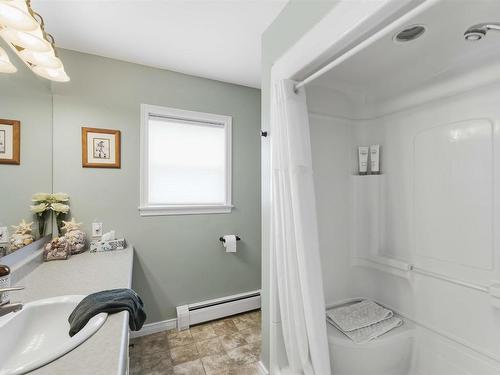 10 Connaught Ave Avenue, Middleton, NS 