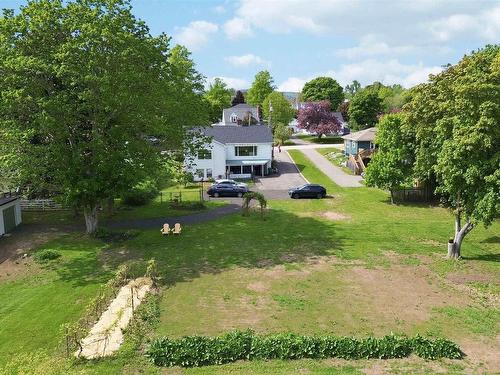 10 Connaught Ave Avenue, Middleton, NS 