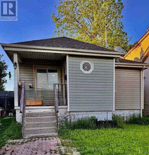 16 CUMMING STREET  St. Catharines, ON L2S 1H7