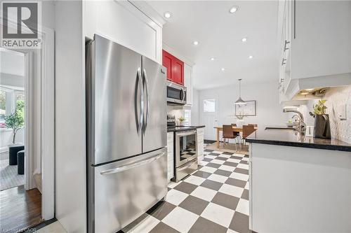 186 Forsyth Drive, Waterloo, ON - Indoor Photo Showing Kitchen