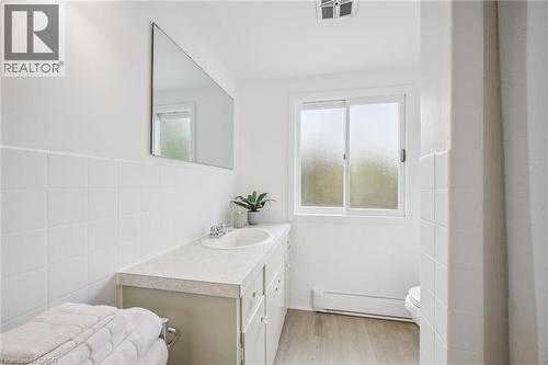 186 Forsyth Drive, Waterloo, ON - Indoor Photo Showing Bathroom