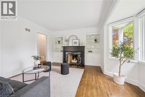 186 Forsyth Drive, Waterloo, ON - Indoor Photo Showing Living Room With Fireplace