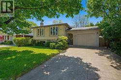 304 ST ANDREWS Drive  Hamilton, ON L8K 5K4