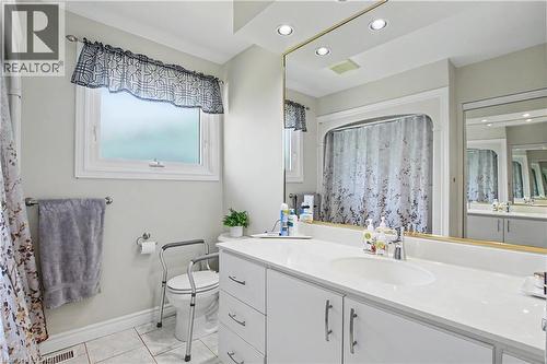304 St Andrews Drive, Hamilton, ON - Indoor Photo Showing Bathroom