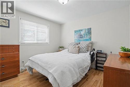 304 St Andrews Drive, Hamilton, ON - Indoor Photo Showing Bedroom
