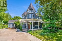 957 BEACH Boulevard  Hamilton, ON L8H 6Z7