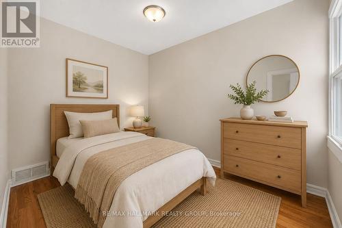 212 Arlington Avenue, Ottawa, ON - Indoor Photo Showing Bedroom