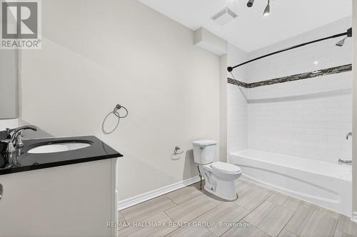 212 Arlington Avenue, Ottawa, ON - Indoor Photo Showing Bathroom