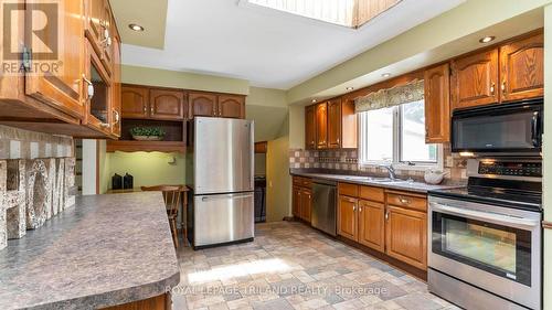 4 Conifer Crescent, London South (South B), ON - Indoor Photo Showing Kitchen With Double Sink