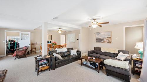 600 Braid Street, Penticton, BC - Indoor Photo Showing Living Room
