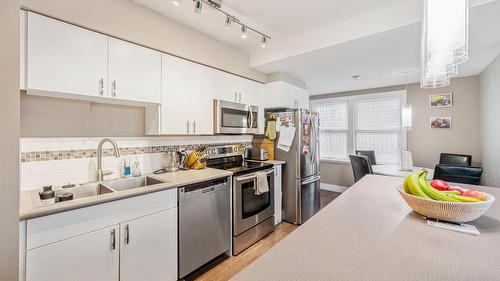 600 Braid Street, Penticton, BC - Indoor Photo Showing Kitchen With Double Sink