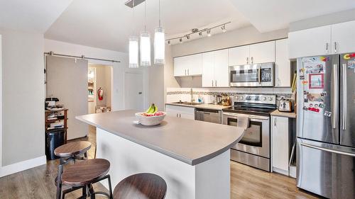 600 Braid Street, Penticton, BC - Indoor Photo Showing Kitchen