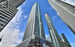 5001 - 10 YORK STREET Toronto, ON M5J 2L9