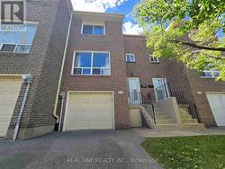 174 RUSTY CRESTWAY Toronto, ON M2J 2Y6