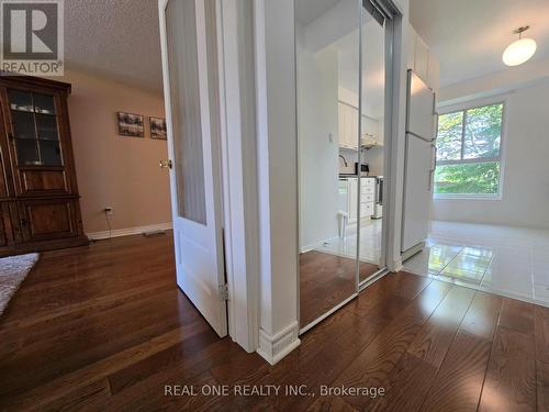 174 Rusty Crestway, Toronto, ON - Indoor Photo Showing Other Room