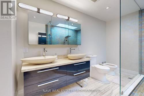 63 Elderberry Trail, Aurora, ON - Indoor Photo Showing Bathroom
