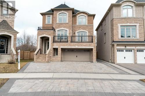 186 BRALORNE TRAIL  Pickering, ON L1V 0G1