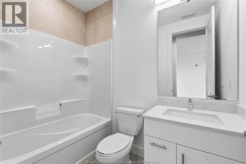 595 Lilymac Unit# 102, Windsor, ON - Indoor Photo Showing Bathroom
